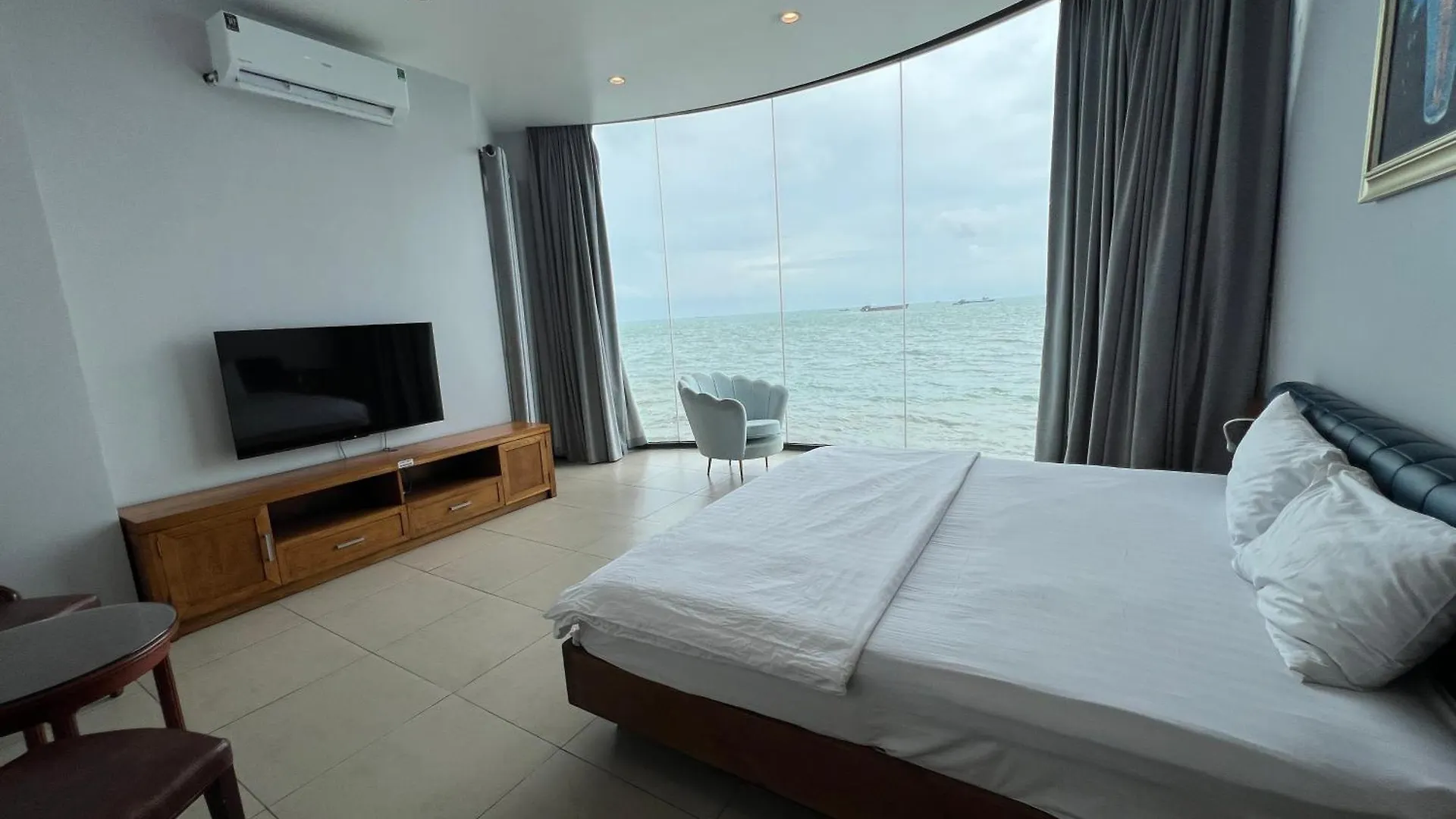 Nancy Thuy Tien Seaview Condotel 1 Vung Tau